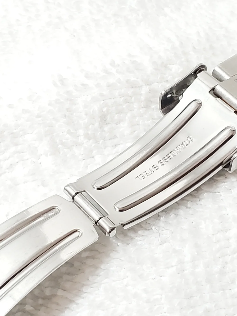 Invicta no scratches